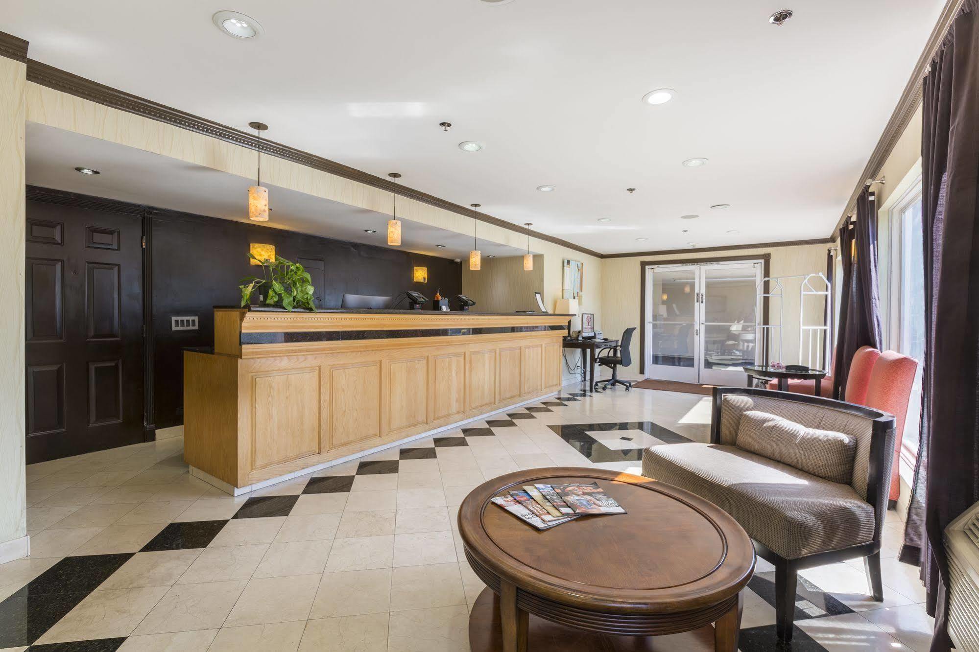 Hotel Cherry Orchard 3*