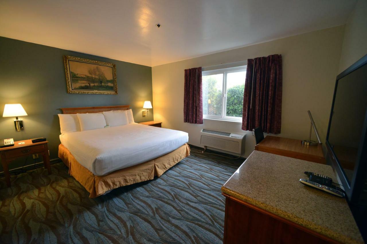 Hotel Cherry Orchard 3*